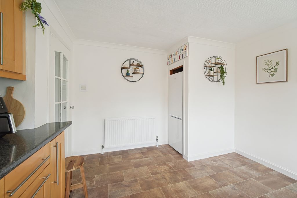 Additional image 4 of 2 bed flat for saleAlbert Avenue, Grangemouth FK3