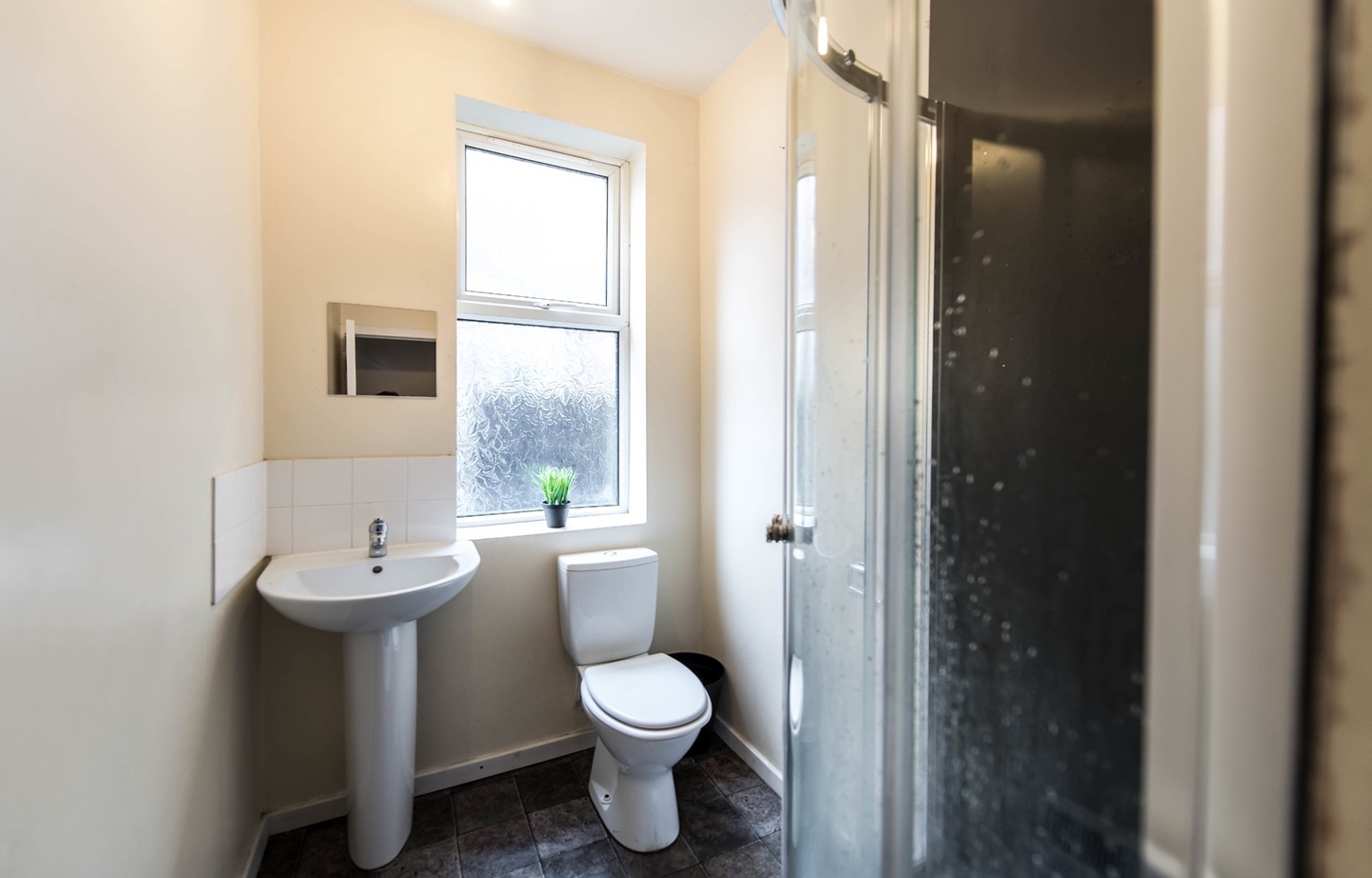 Additional image 5 of Bedsit, Gilda Brook Road, M30, N1 7GU