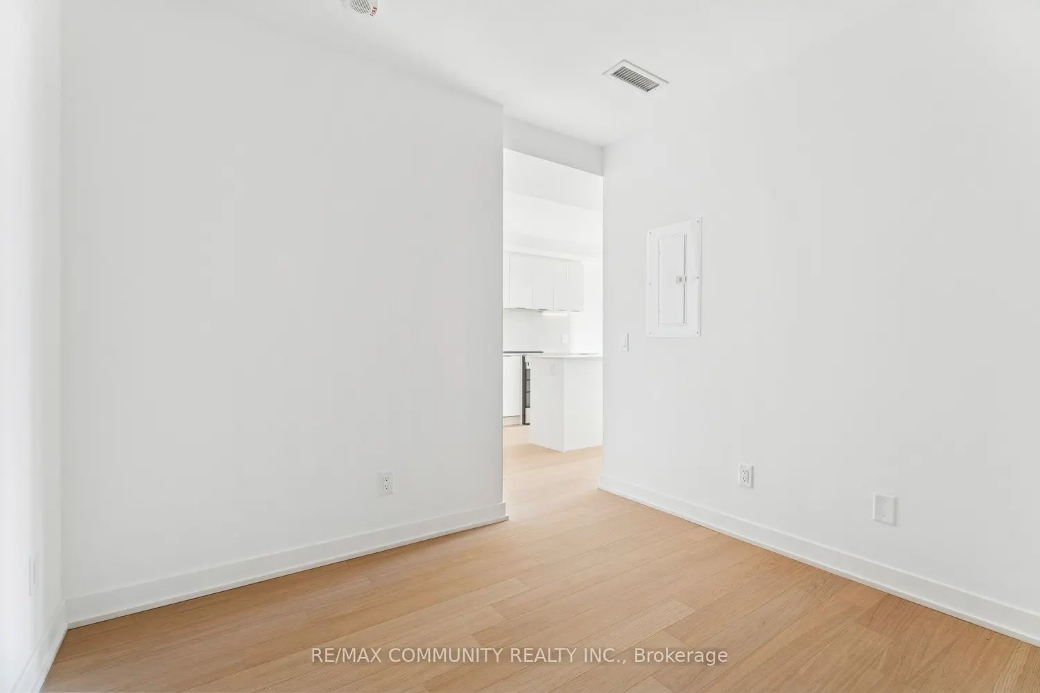 Additional image 14 of 31 Huron Street 415