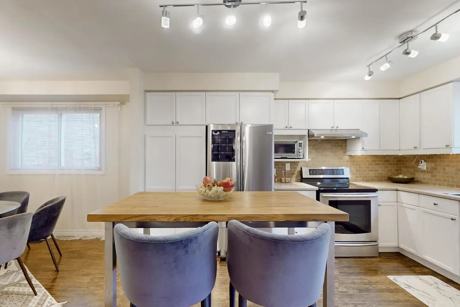 Additional image 2 of 3453 Hannibal Road