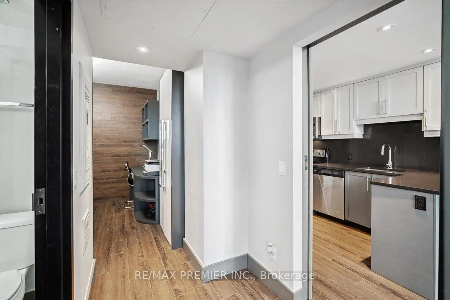 Additional image 8 of 330 Phillip Street S1007