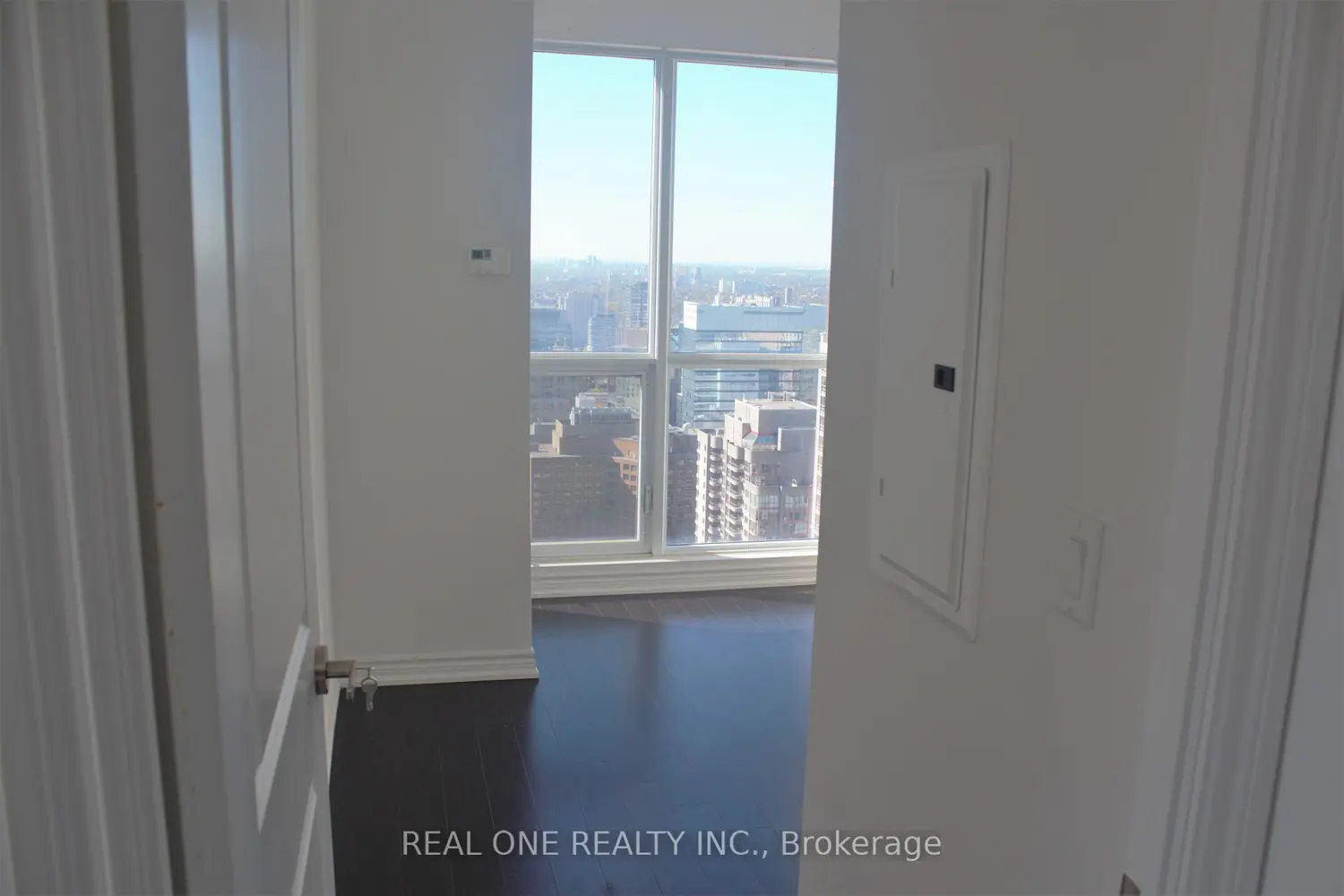 Additional image 15 of 386 Yonge Street 4010