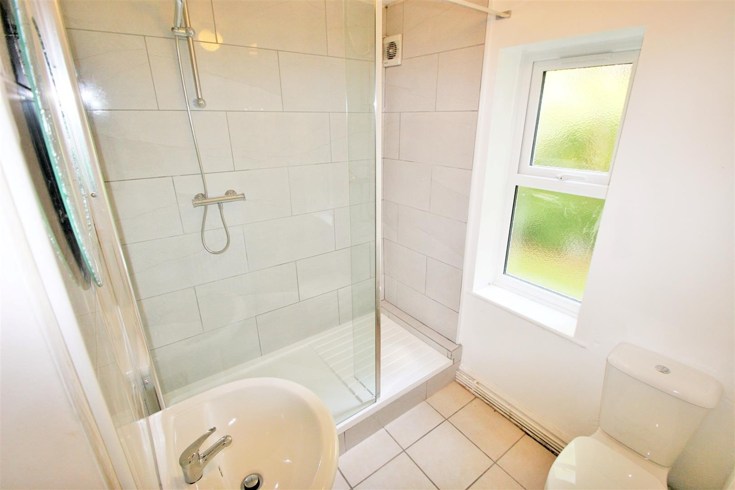 Additional image 2 of 3 Bed Flat, Orchard Lodge, LS6, N1 7GU