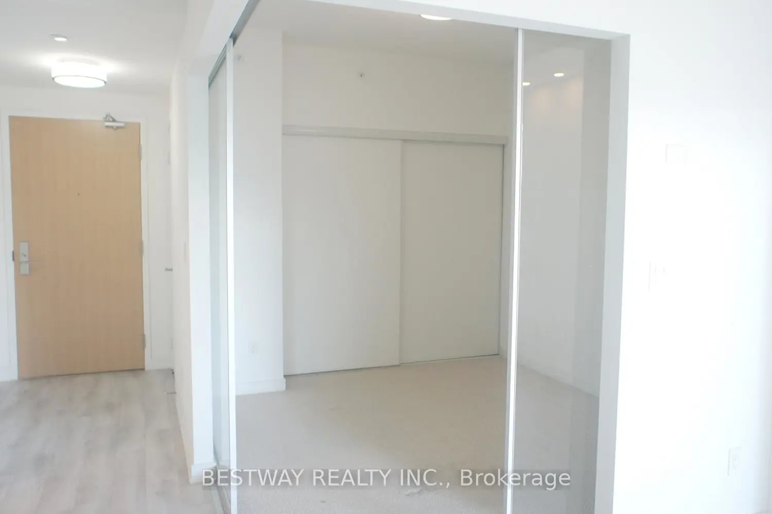 621 Sheppard Avenue 355