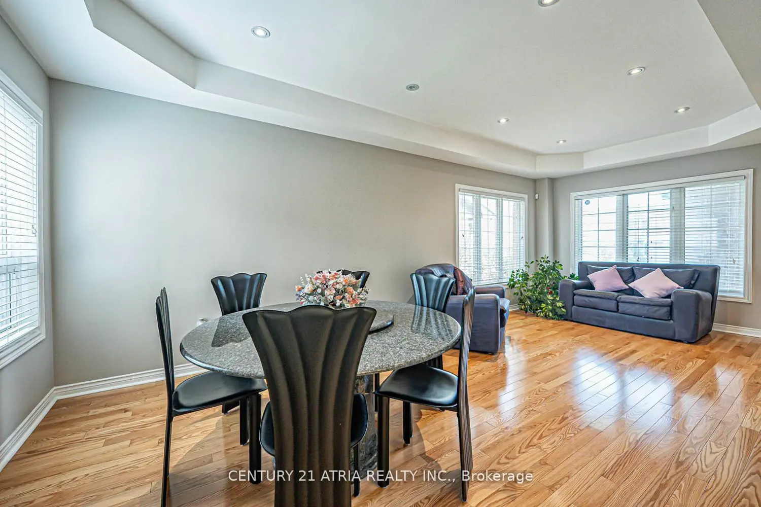 40 Nottingham Drive photo 5