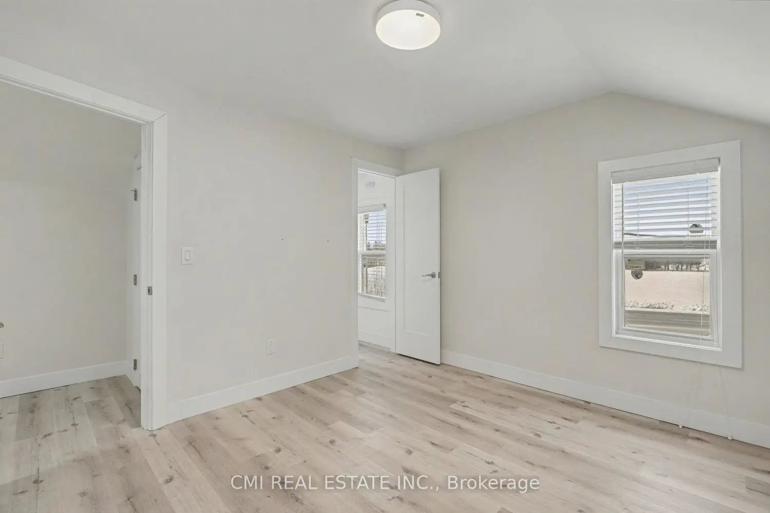 Additional image 14 of 2546 Wilson Street