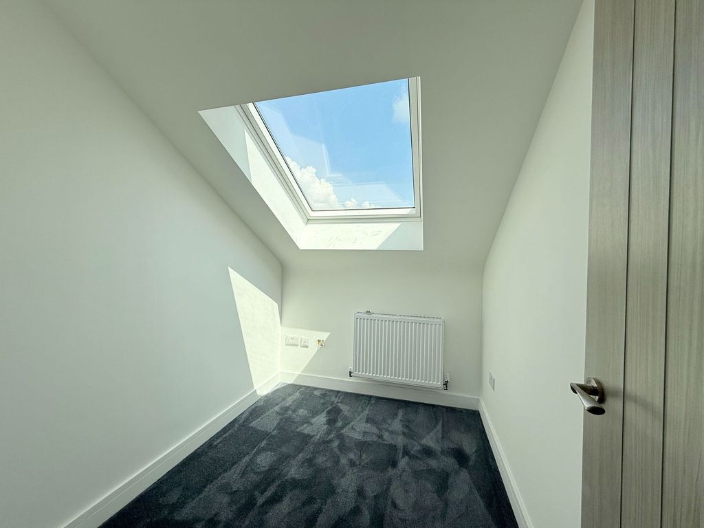 Additional image 8 of 3 bed flat for saleEdith Walk, Great Malvern, Worcestershire WR14