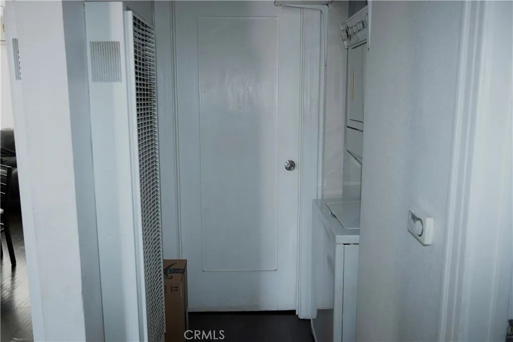 Additional image 64 of 611 W 91st St, Los Angeles, CA 90044