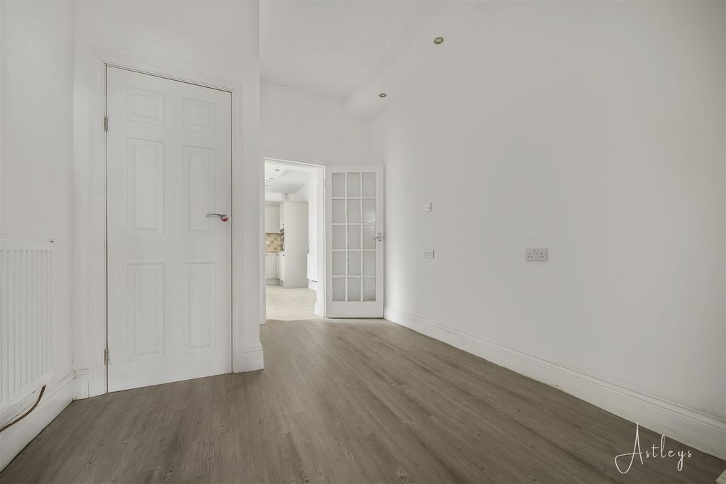Additional image 7 of 3 bed semi-detached house for saleLong Oaks Avenue, Uplands, Swansea SA2