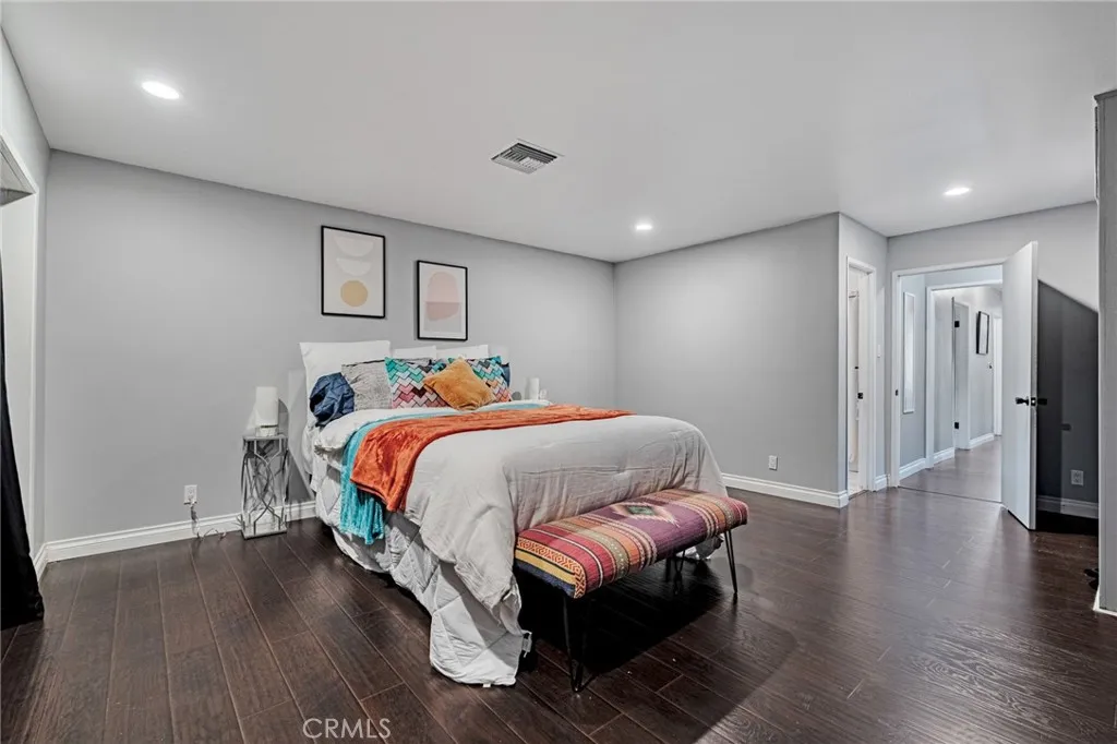 Additional image 58 of 70 W Claremont St, Pasadena, CA 91103