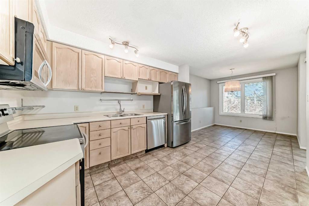 Additional image 6 of 226 Coachway Lane SW, Calgary, AB, t3h2v9