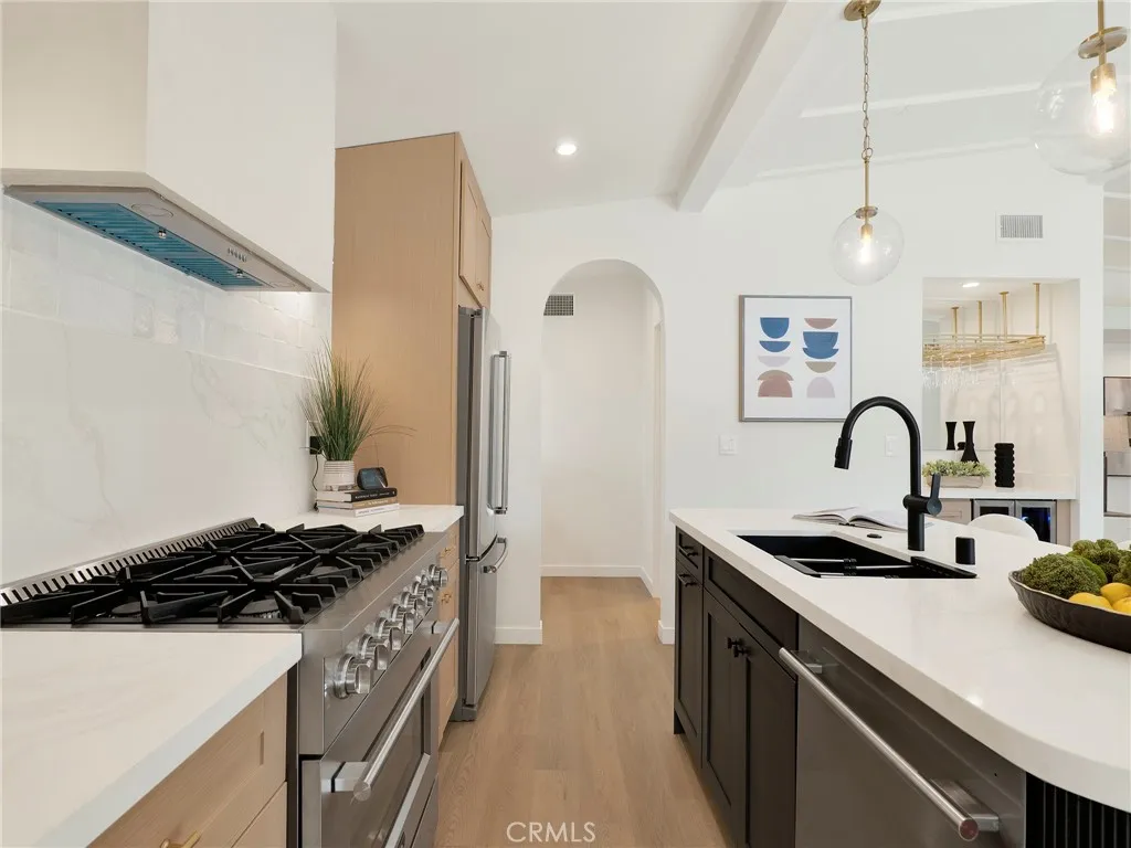 Additional image 14 of 17156 Bullock St, Encino, CA 91316