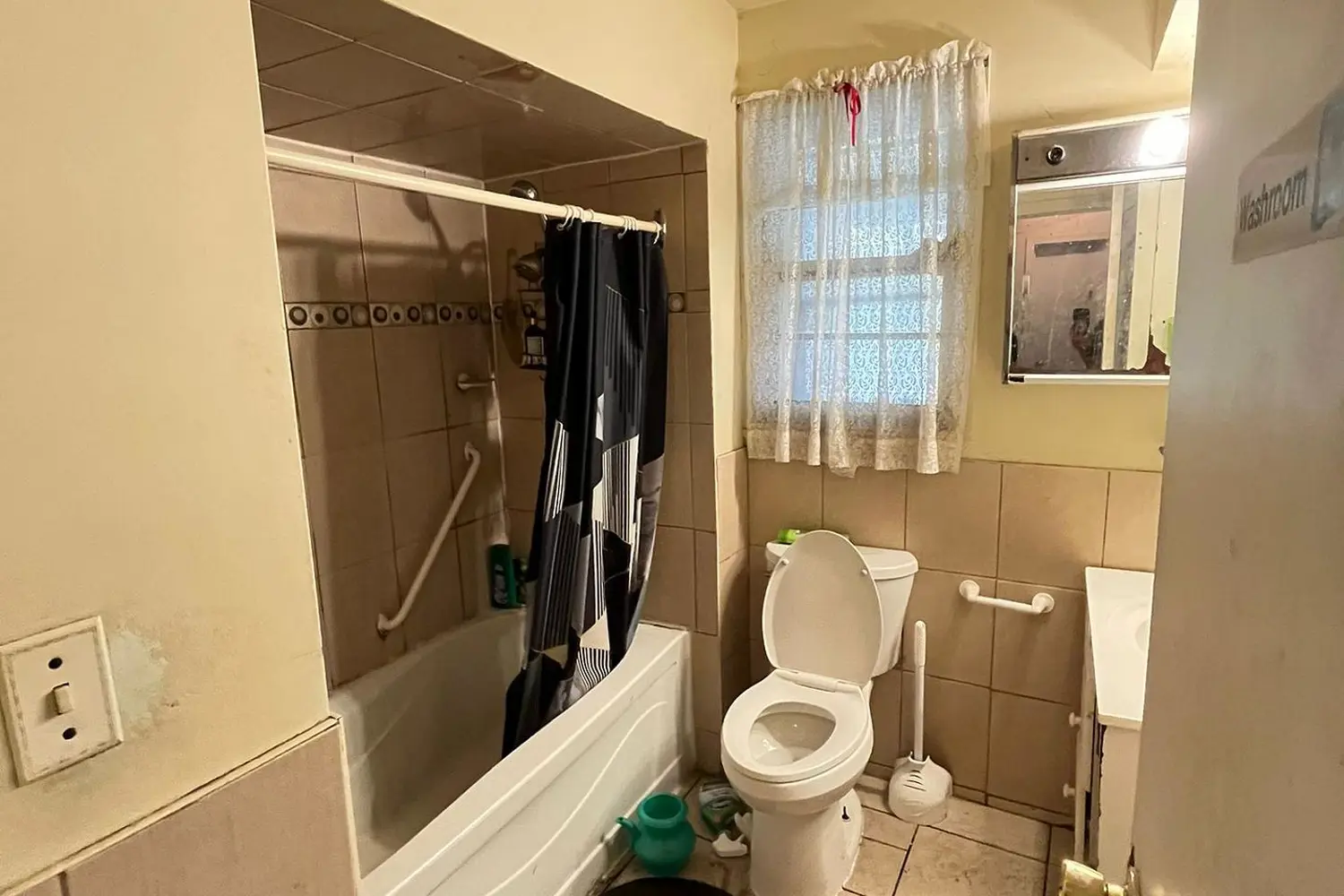 Additional image 10 of 14 Cardell Avenue