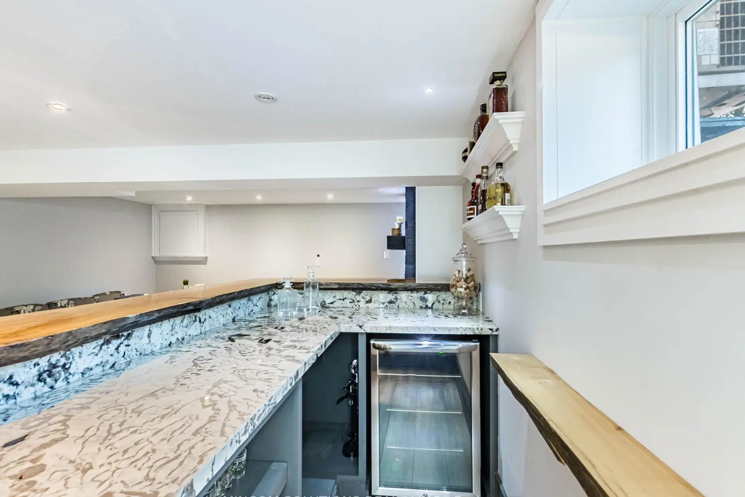 Additional image 15 of 37 Suburban Drive