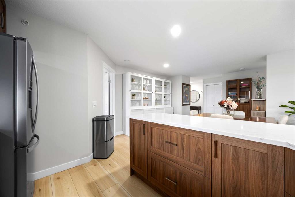 Additional image 4 of 8429-304 Mackenzie Way SW, Airdrie, AB, T4B 3H8