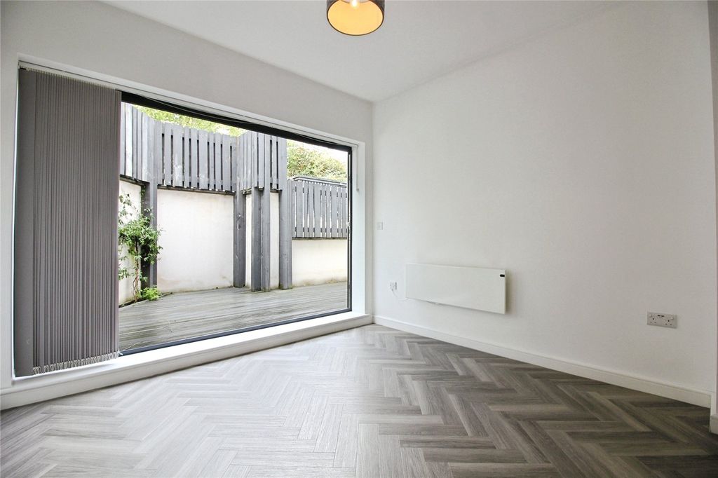 Additional image 5 of 2 bed flat for saleWatlington Street, Reading RG1