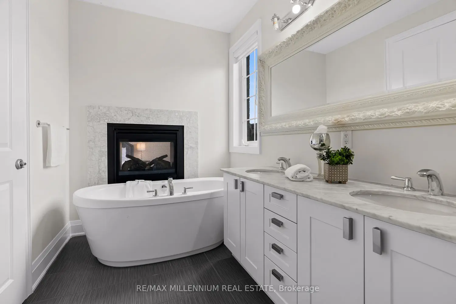 Additional image 12 of 51 Legendary Circle