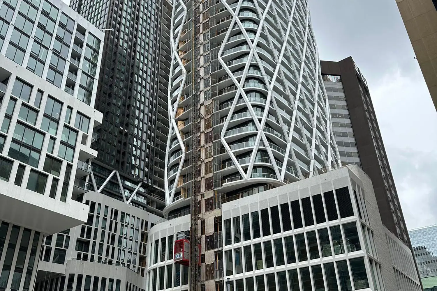 230 Simcoe Street 926
