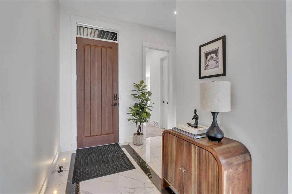 Additional image 5 of 351 Lucas Way NW, Calgary, AB, T3P 1Z3