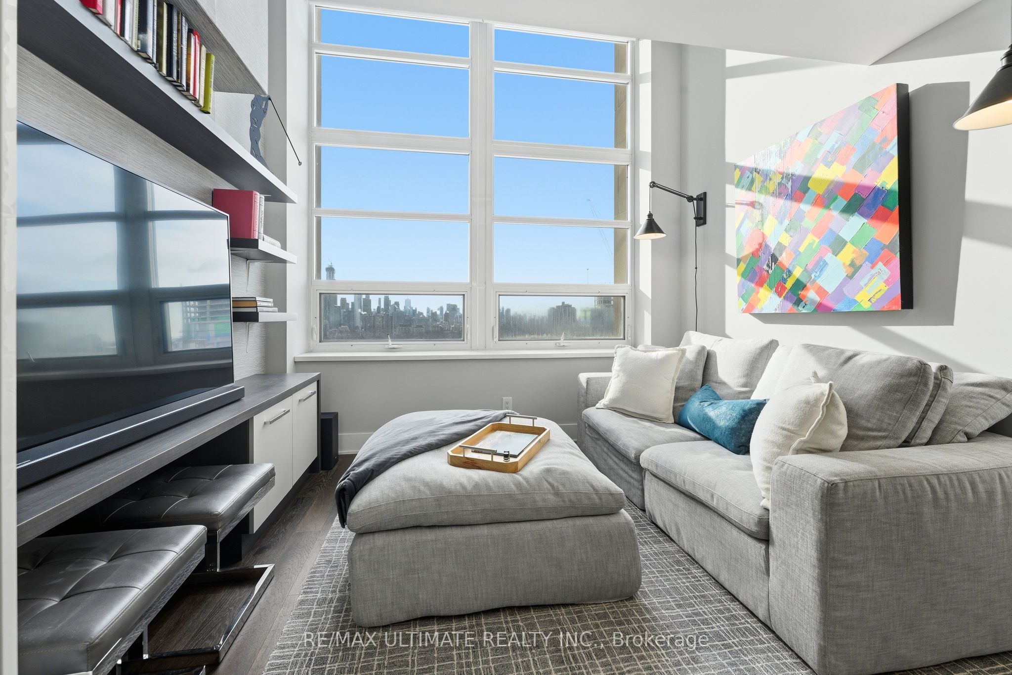 Additional image 4 of 811-111 St Clair Avenue W, Toronto, ON, M4V 1N5