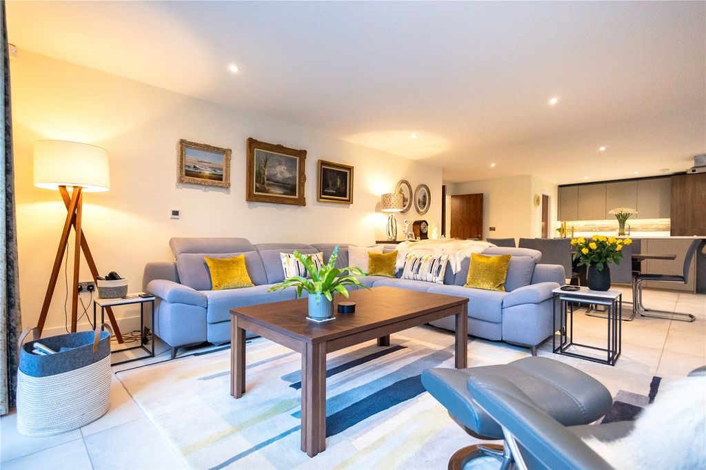 Additional image 11 of 3 bed flat for saleCrosstrees, Lilliput Road, Poole, Dorset BH14