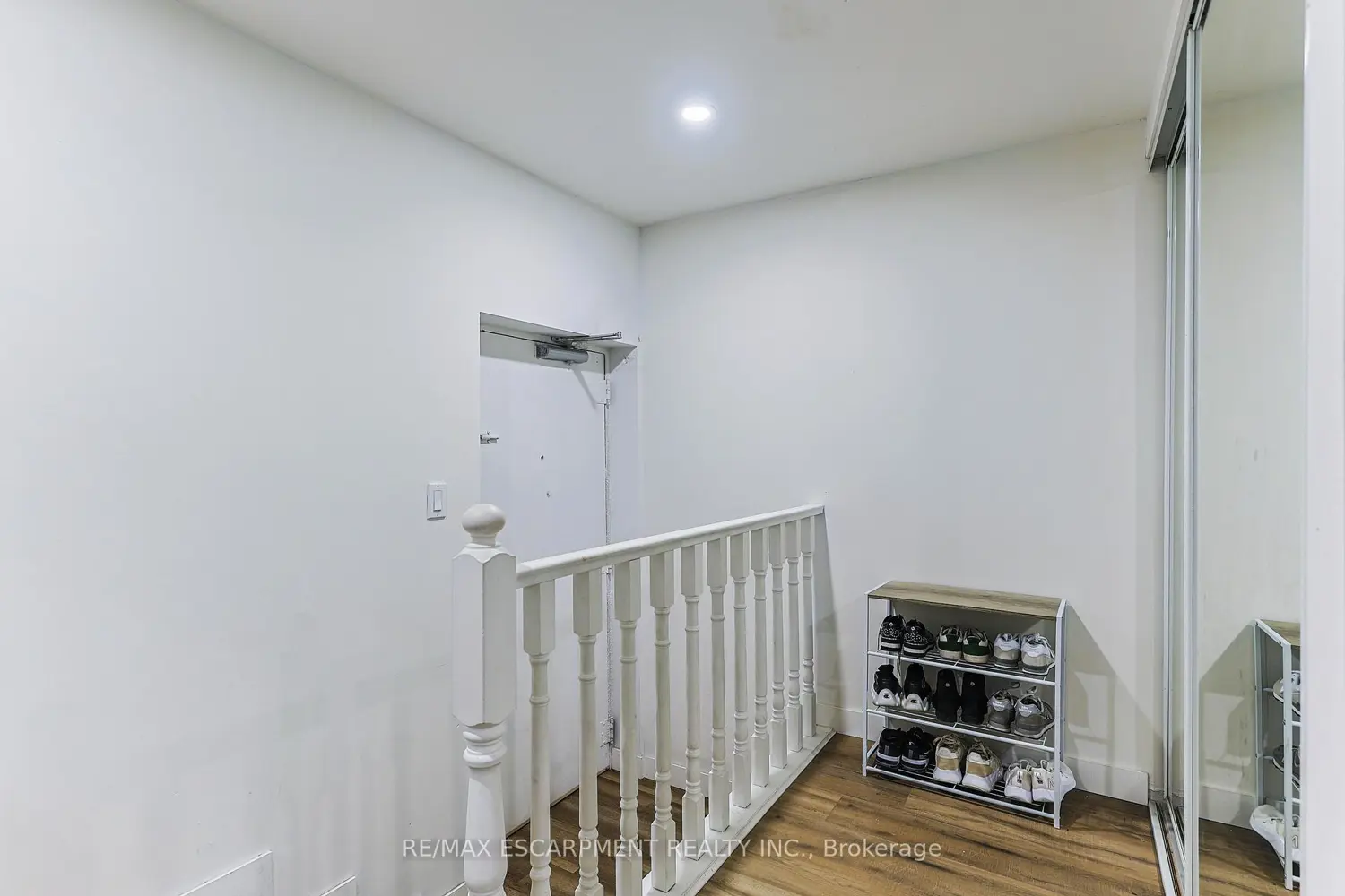 Additional image 15 of 5475 Lakeshore Road 54