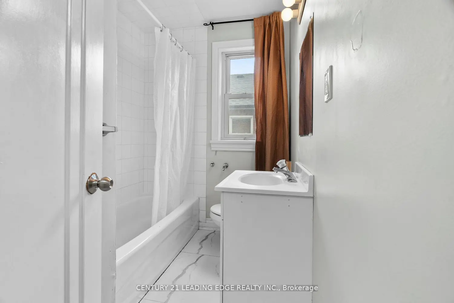 Additional image 4 of 96 Oakes Avenue