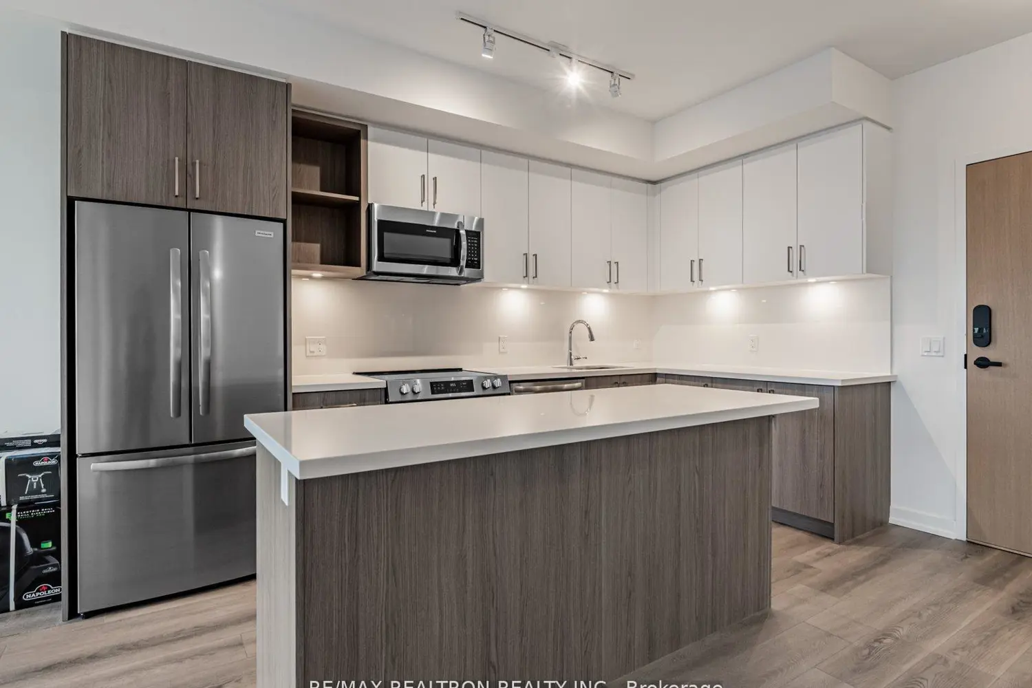 333 Sunseeker Avenue 236