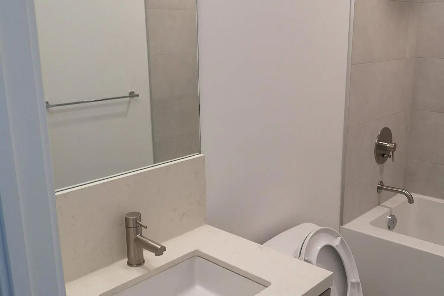 Additional image 10 of 2020 Bathurst Street 1611
