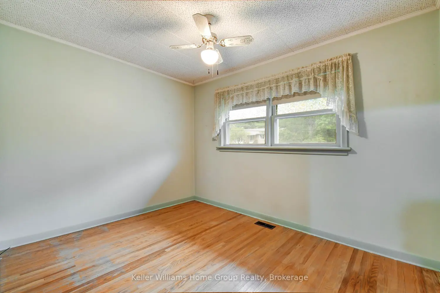 Additional image 10 of 2 Easton Avenue