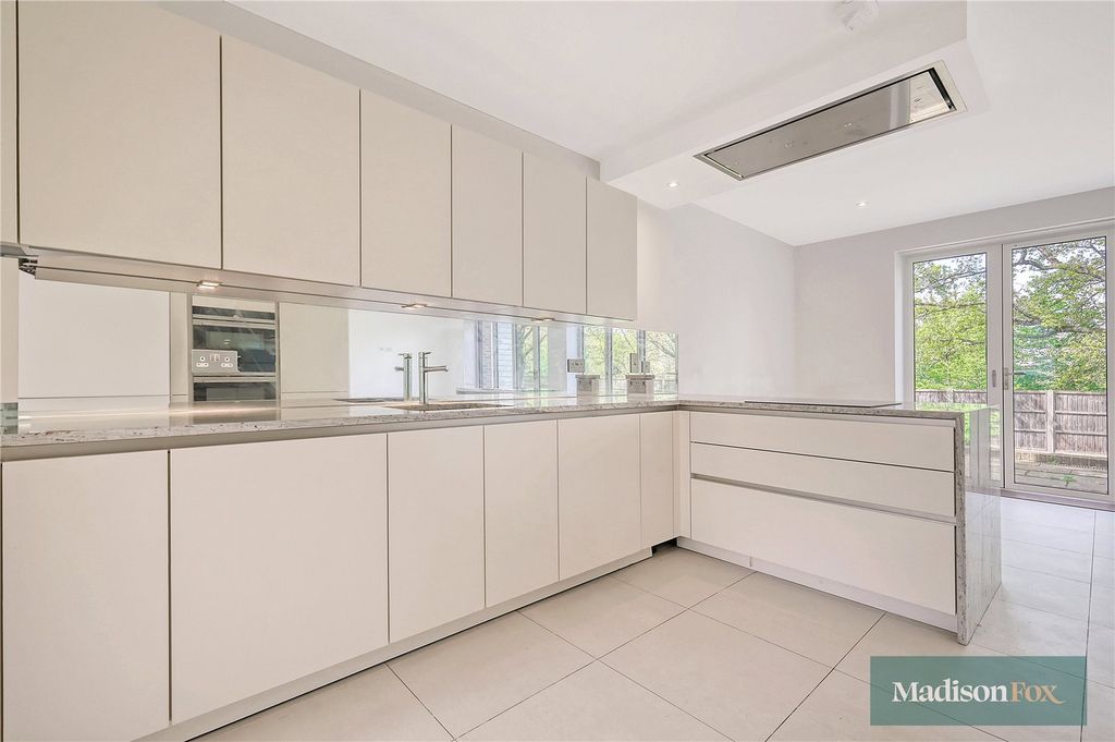 Additional image 6 of 5 bed detached house for saleHigh Road, Chigwell, Essex IG7