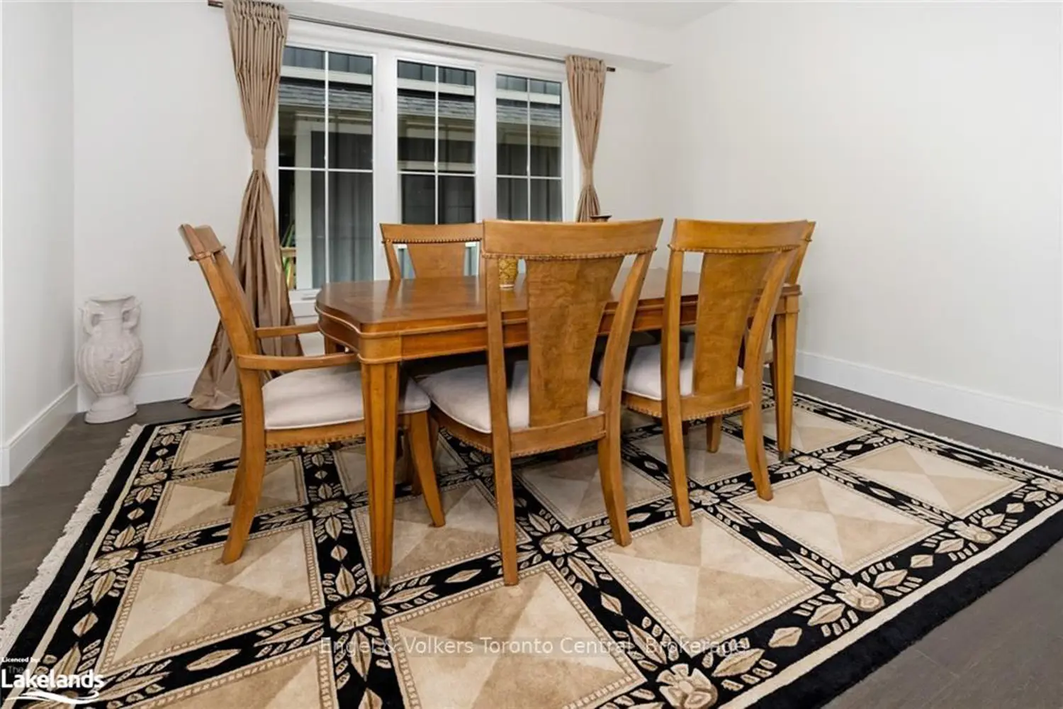 364 Yellow Birch Crescent