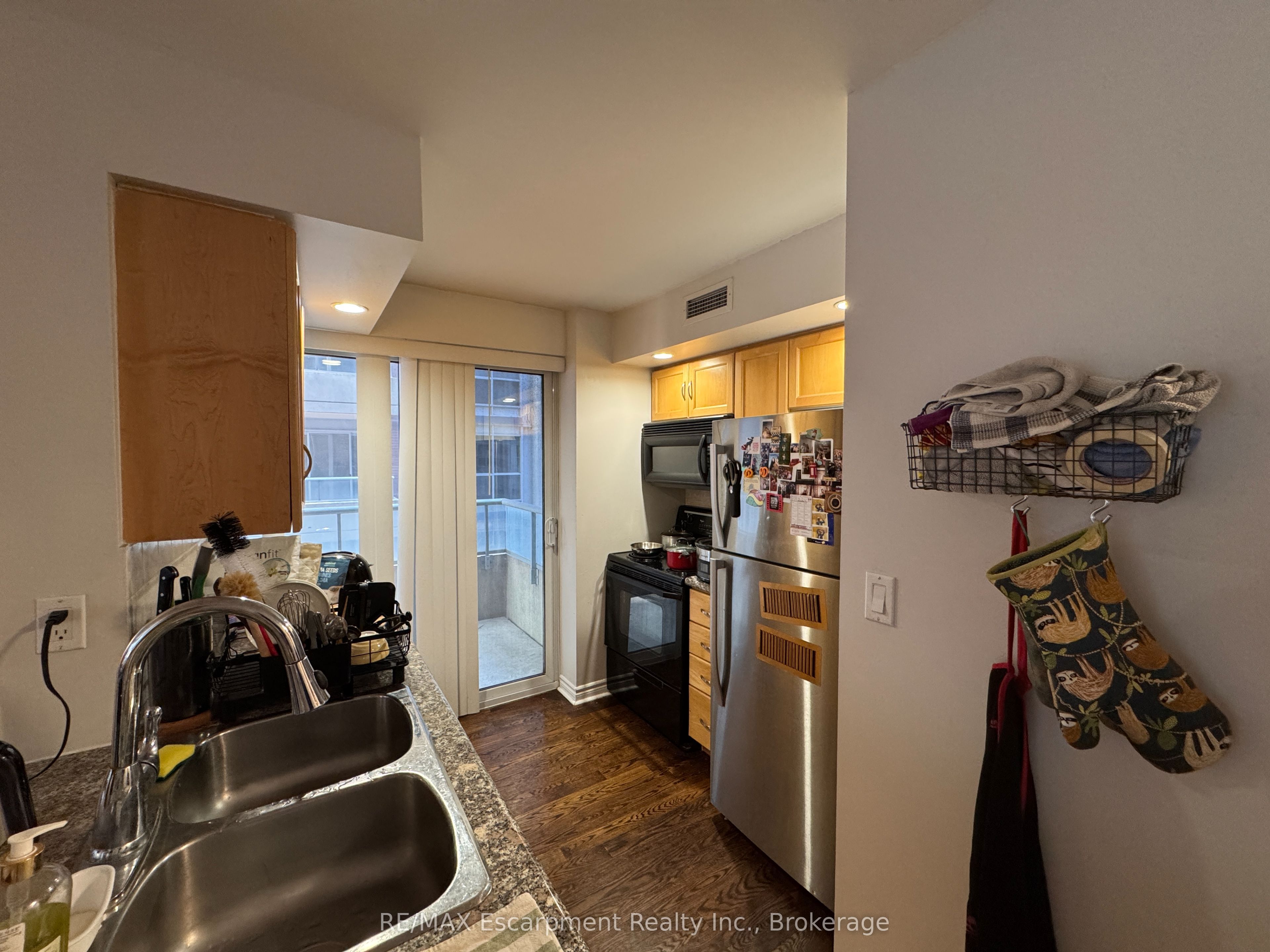 Additional image 6 of 405-270 Wellington Street W, Toronto, ON, M5V 3P5