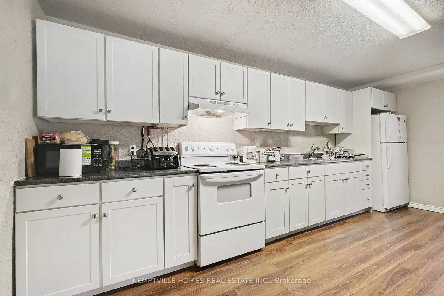 Additional image 5 of 803 St Lawrence Street