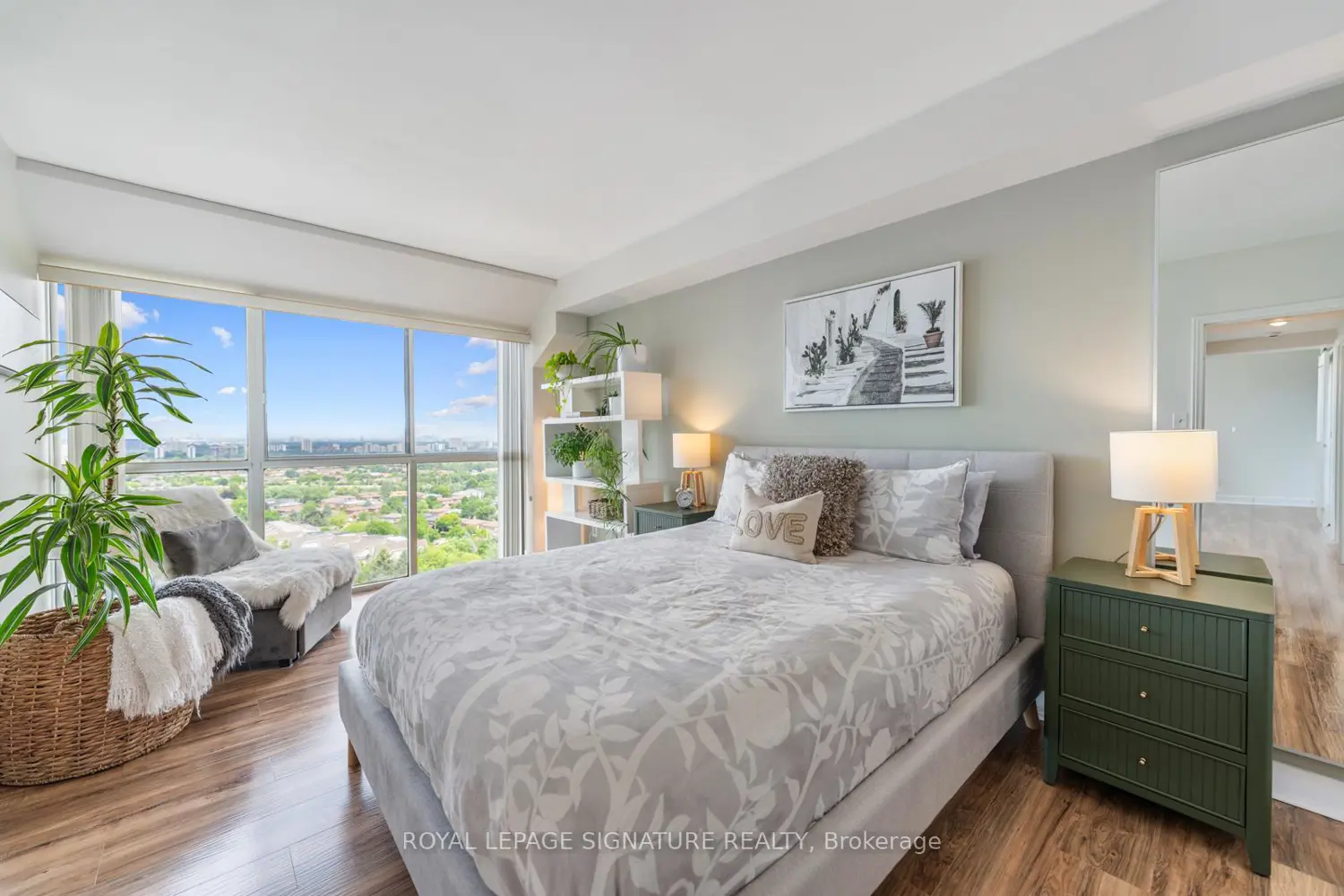 Additional image 8 of 880 Dundas Street Lph4