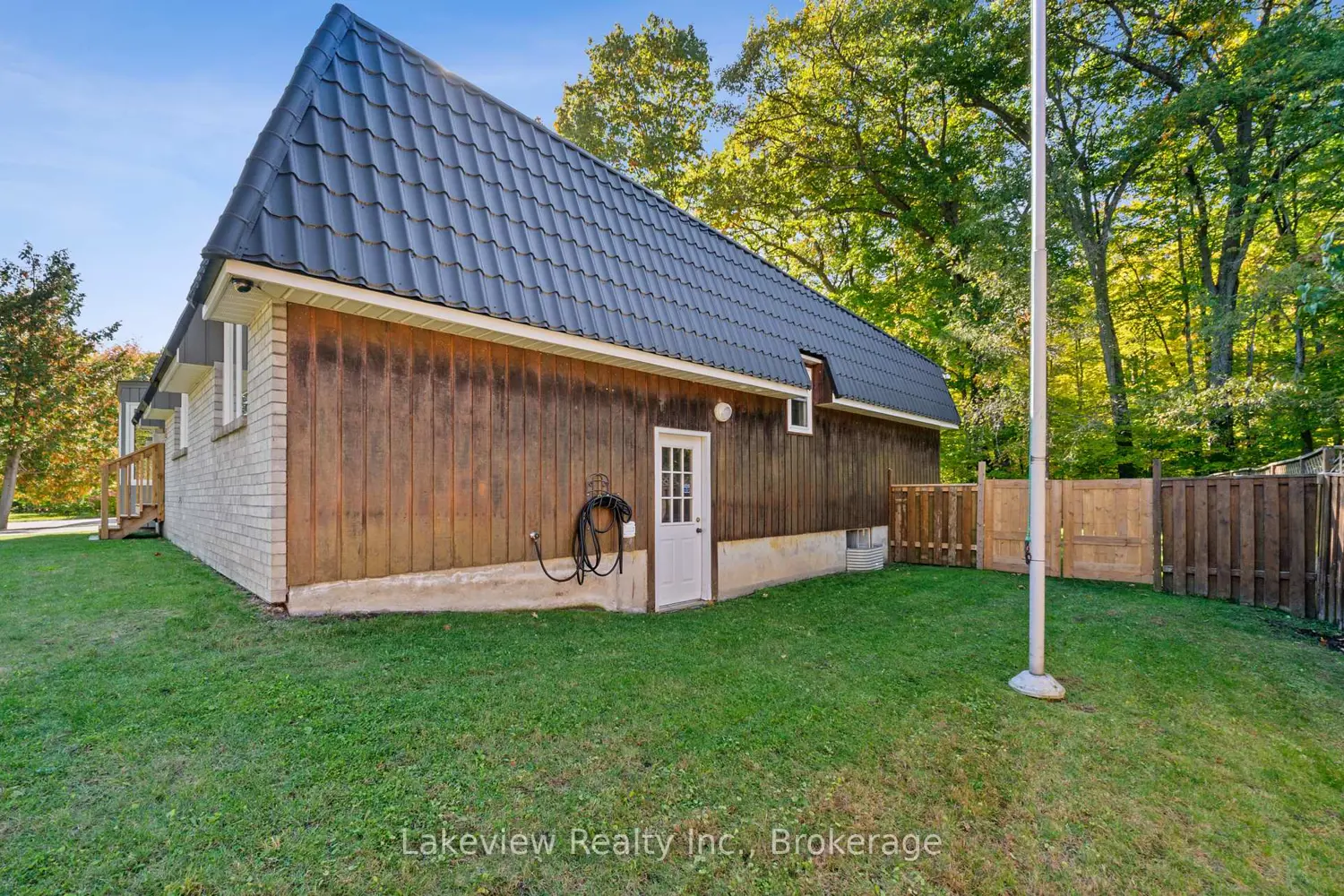 Additional image 4 of 3914 Rosemary Lane