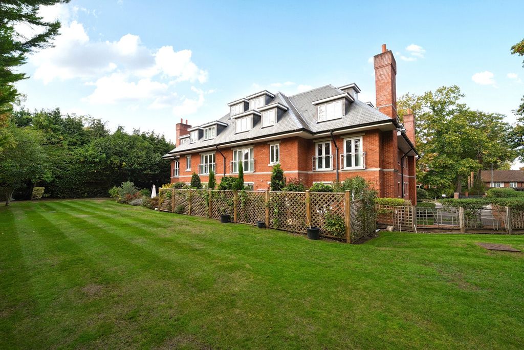 Additional image 20 of 3 bed flat for saleGower Road, Weybridge KT13