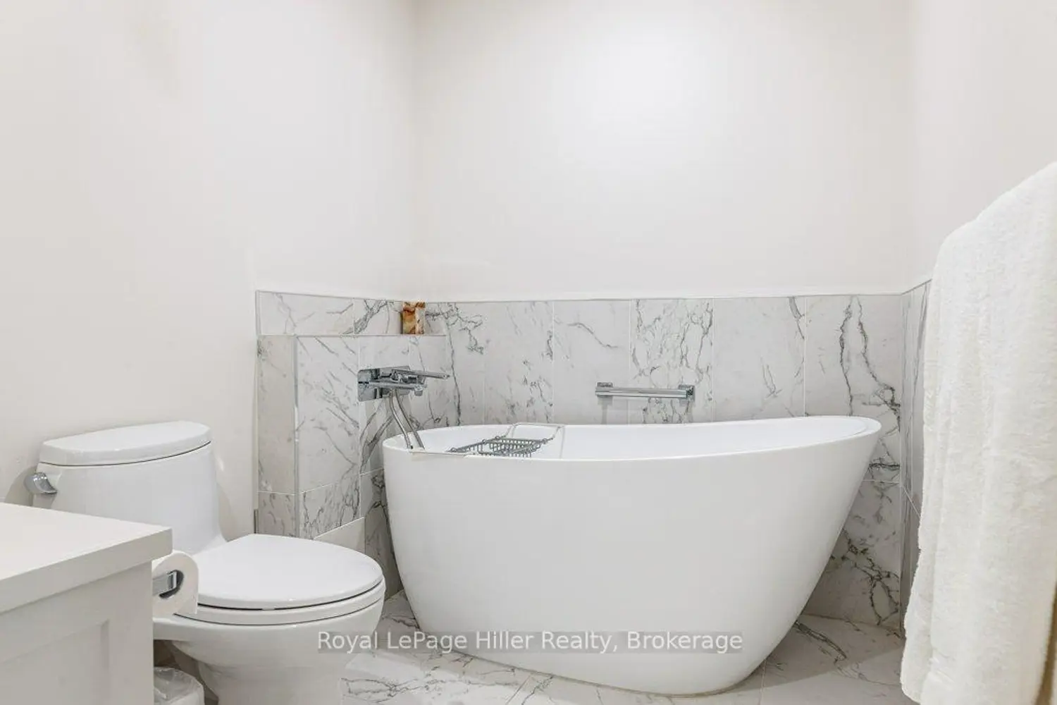 Additional image 13 of 30 Front Street 205