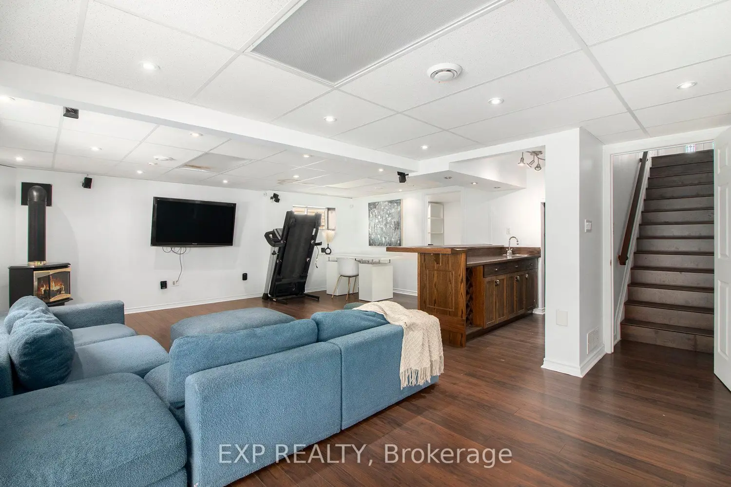 Additional image 16 of 234 Sandra Crescent