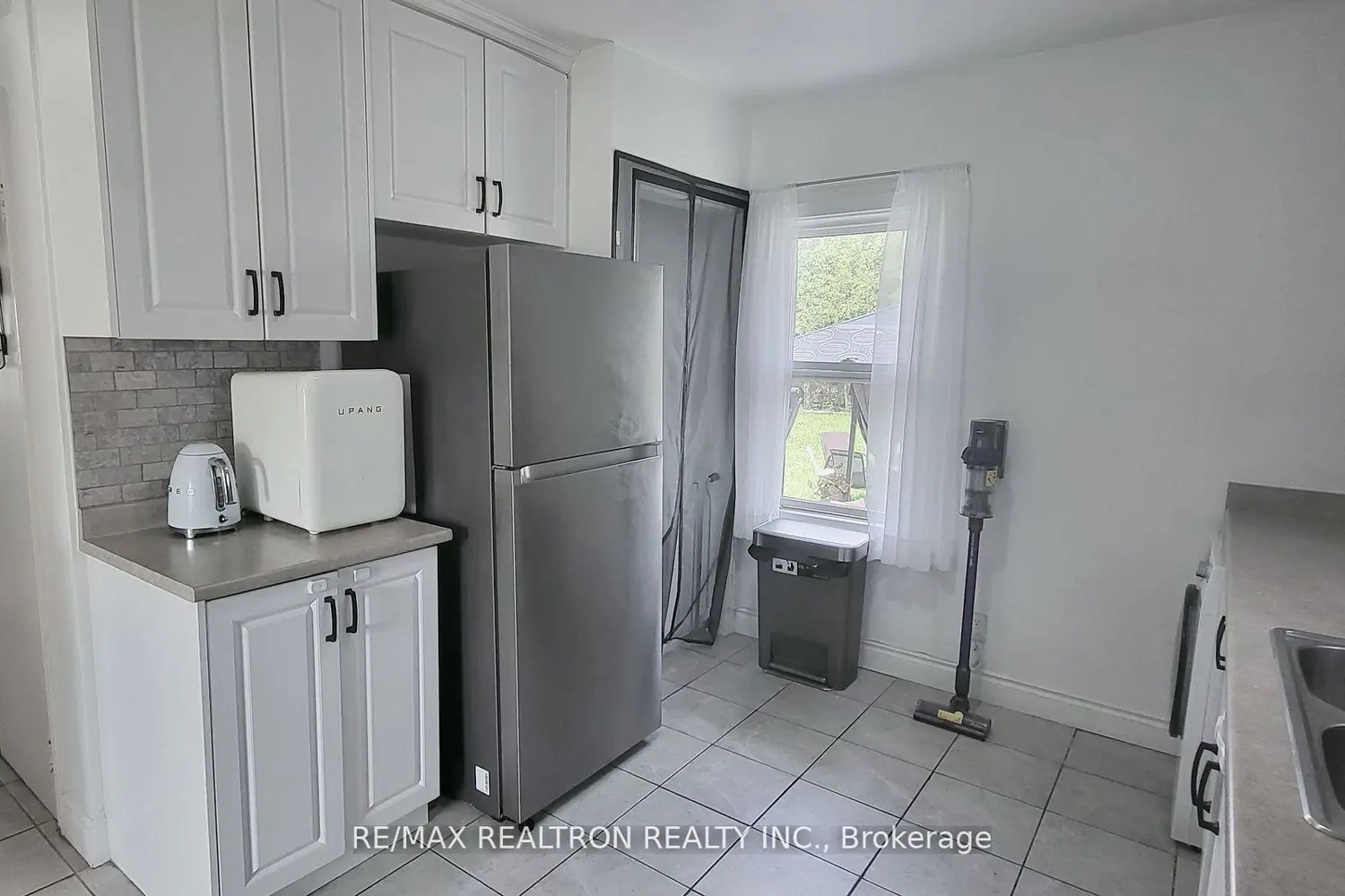 Additional image 3 of 15 West 1St Street