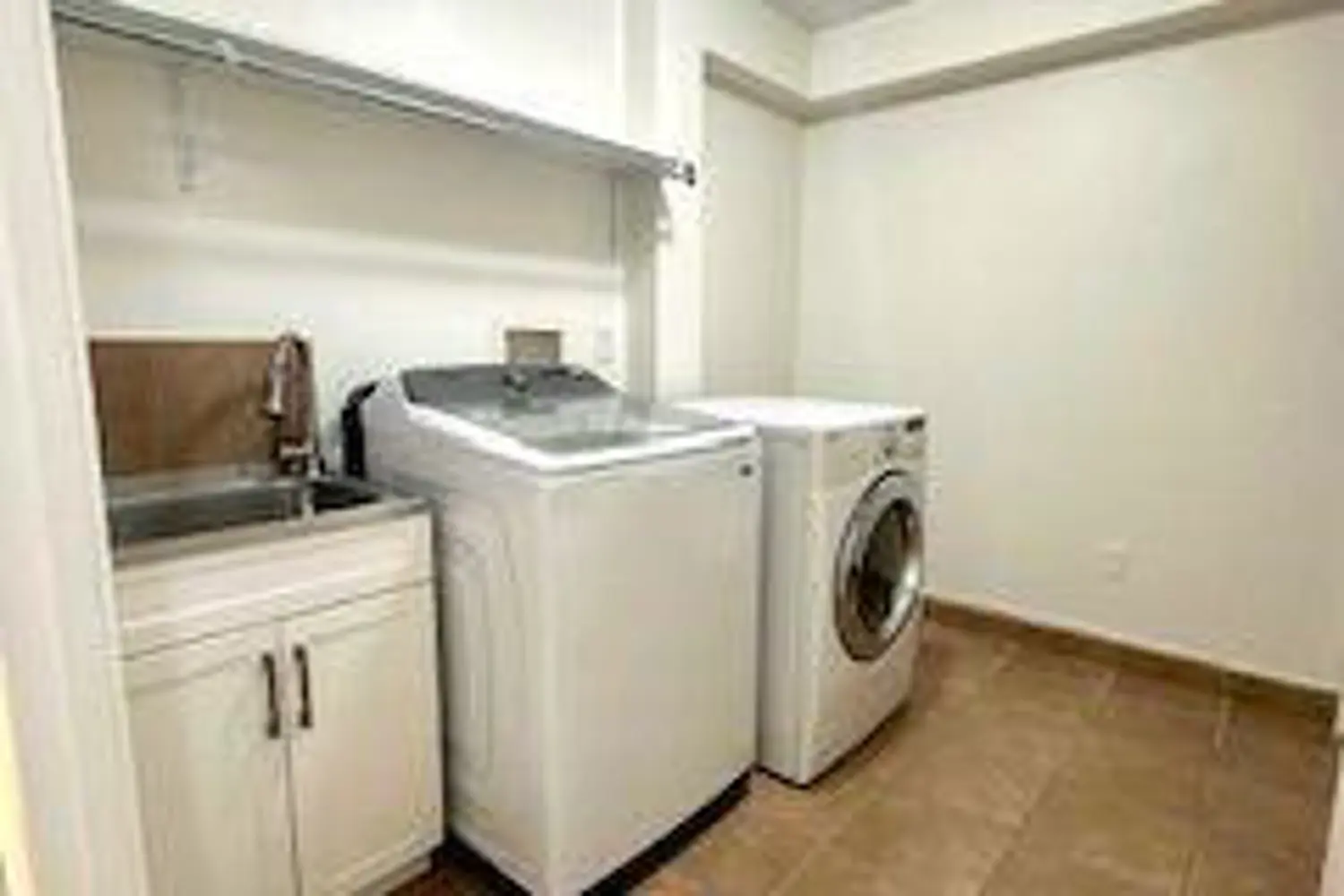 Additional image 9 of 335 Driftwood Avenue 211