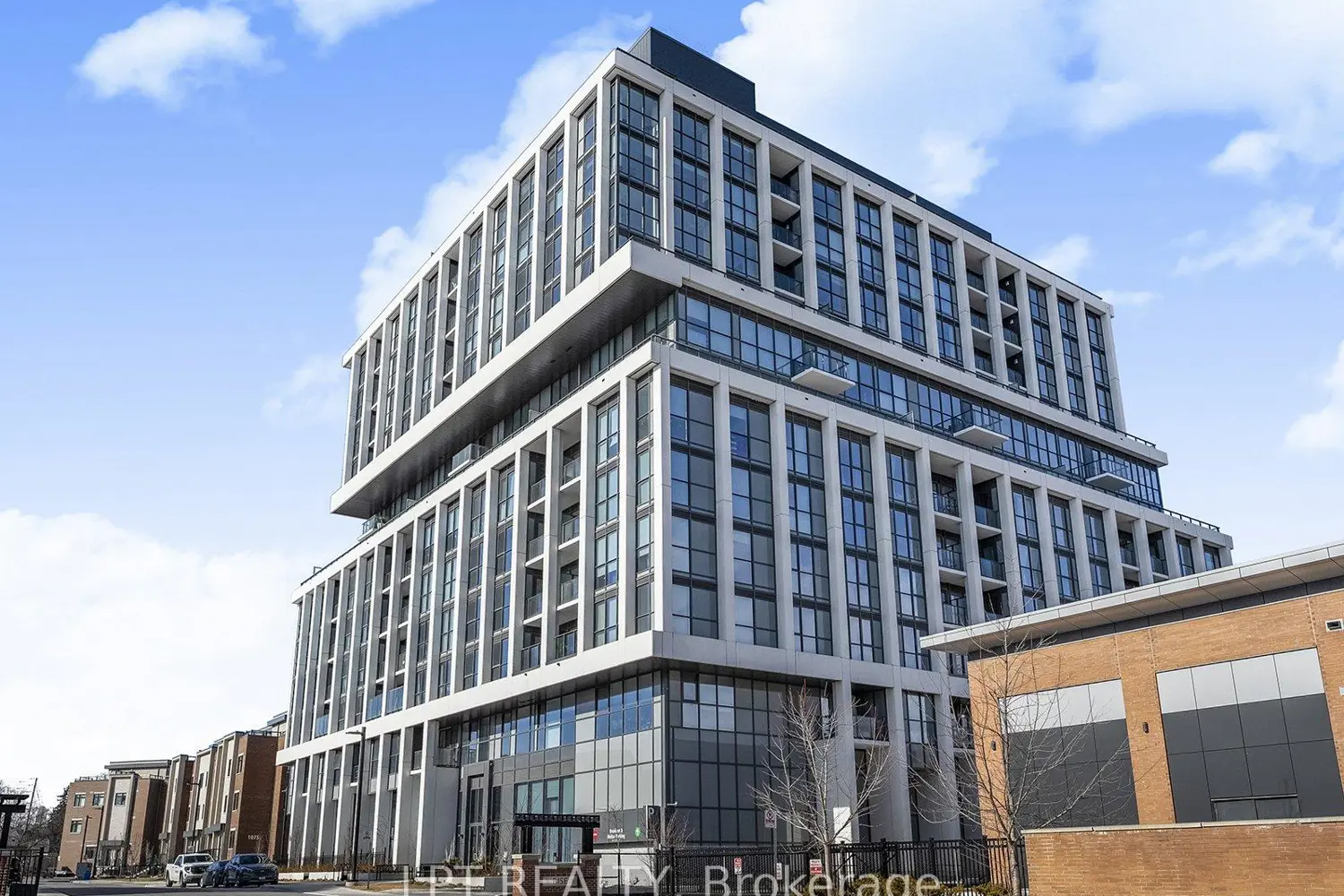 1063 Douglas Mccurdy Common 615