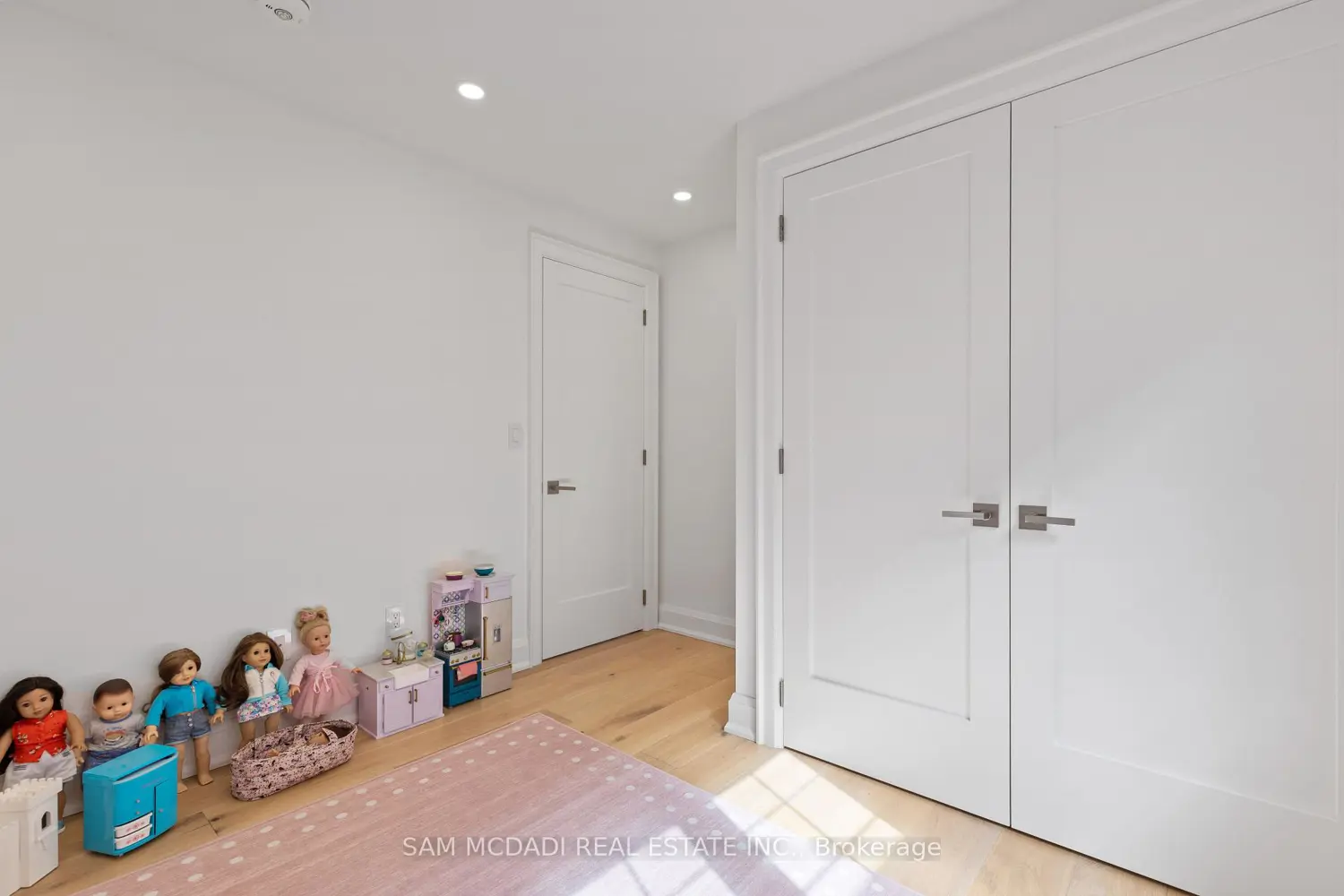 Additional image 13 of 4 Iroquois Avenue