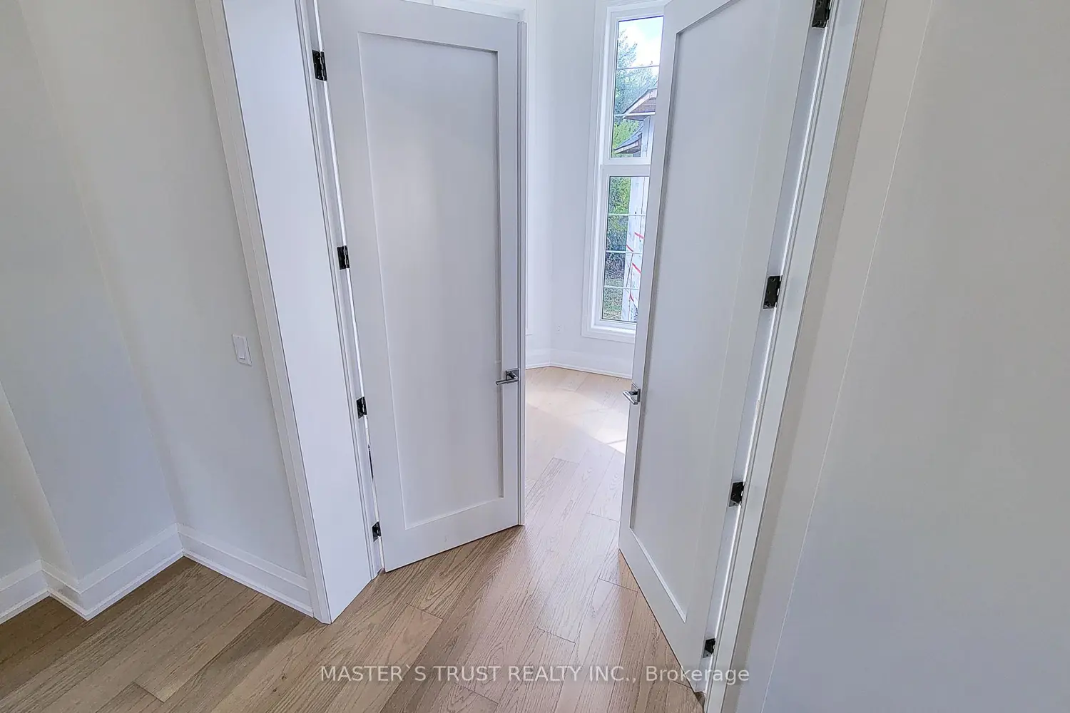 Additional image 6 of 325 Somme Street