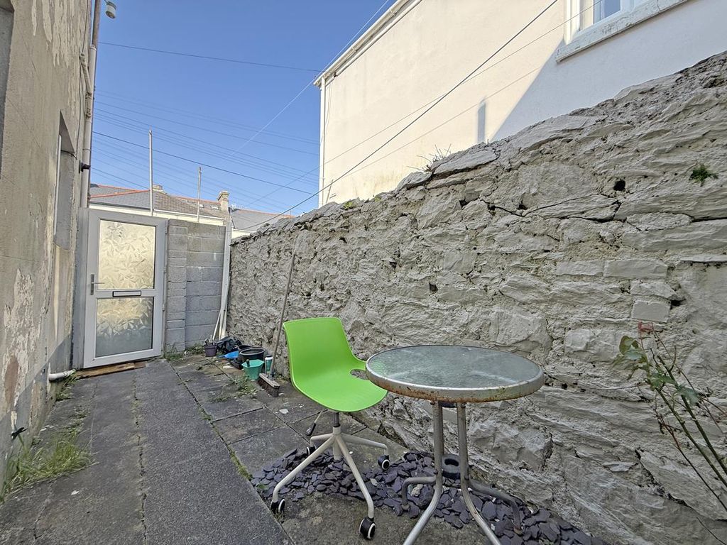 Additional image 4 of 2 bed flat for saleCromwell Road, St Judes PL4