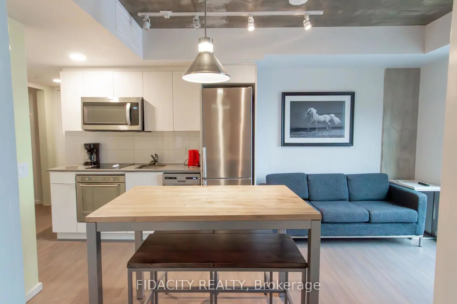 105 Champagne Avenue 1119 photo 4