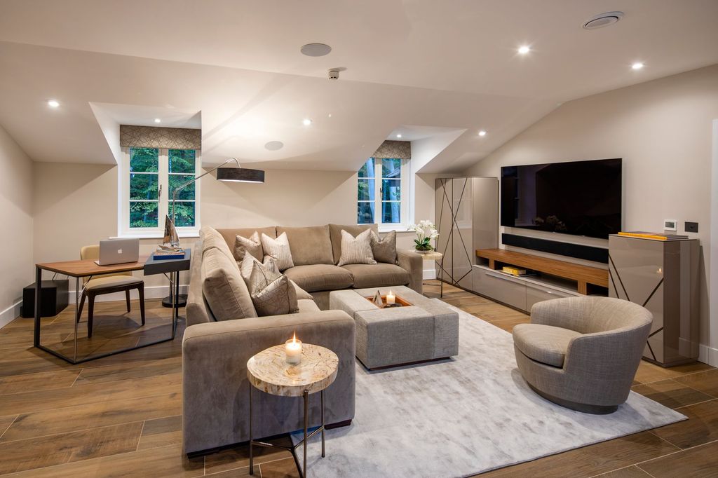 Additional image 23 of 6 bed detached house to rentStoke Wood, Stoke Poges SL2