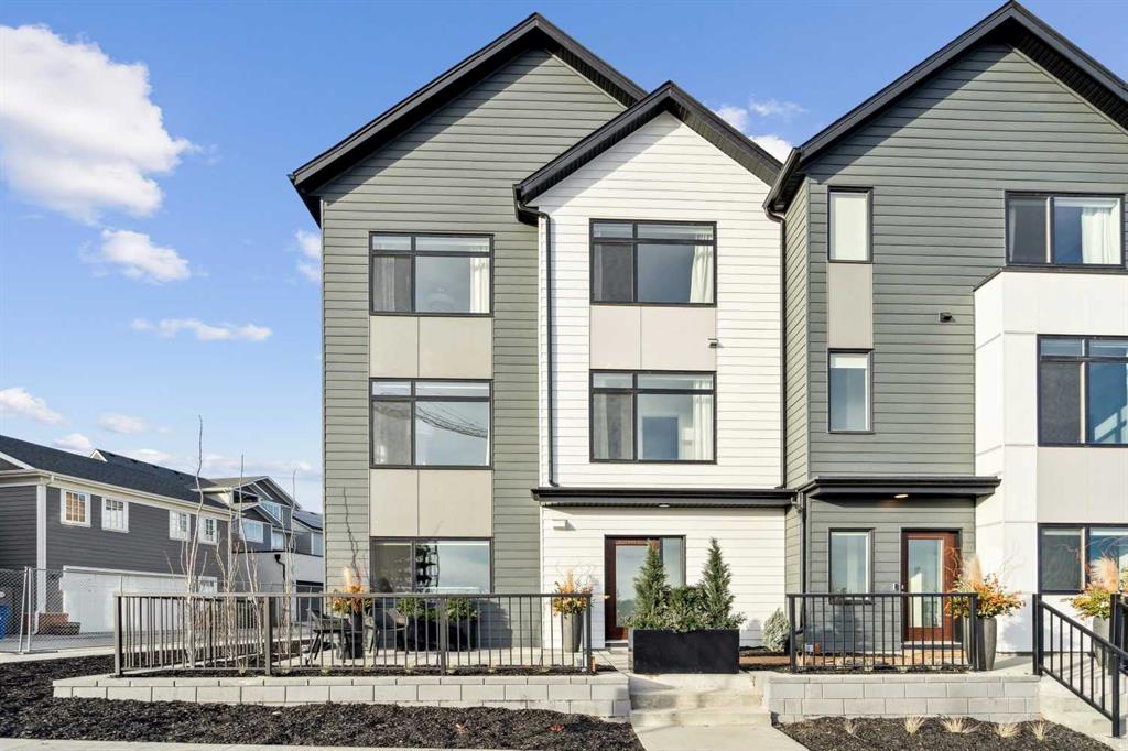 3965 Quesnay Wood Drive SW, Calgary, AB, T3E 8H6