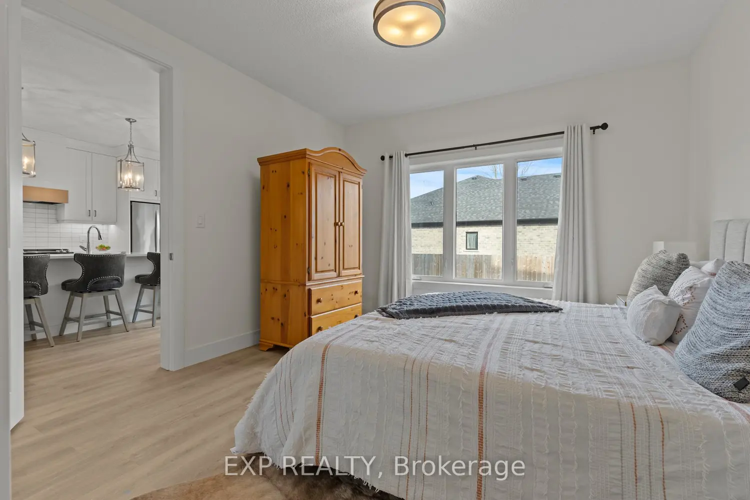 Additional image 10 of 744 Nelson Street 31