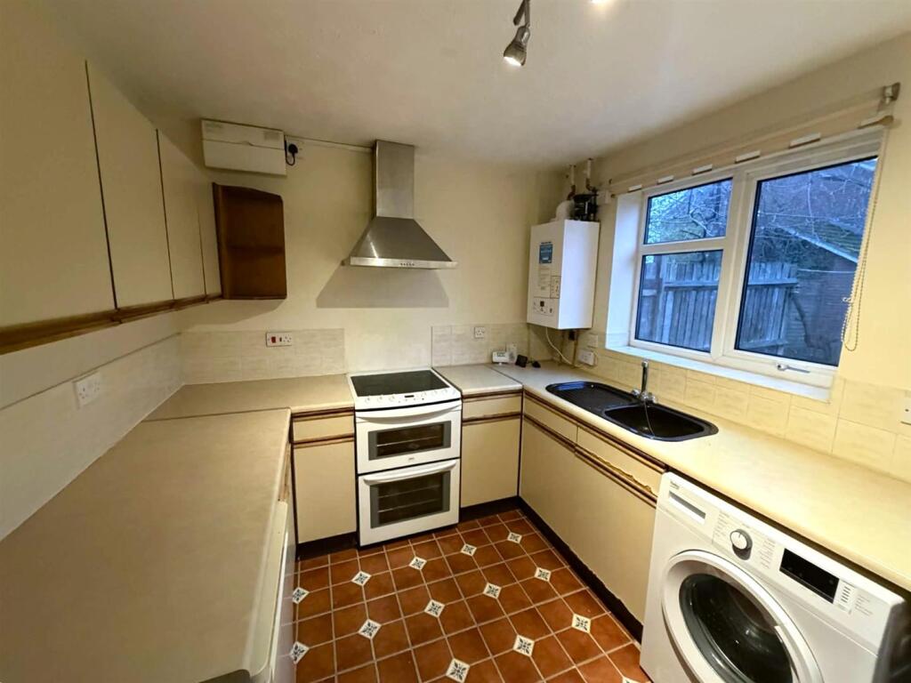 Additional image 4 of *NEW CARPETS THROUGHOUT* York Close, Bournville, Birmingham